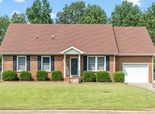 556 Donna Dr, Clarksville, TN 37042