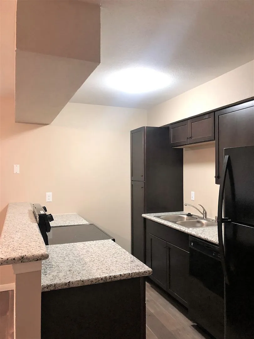 704 Ave B, La Marque — Photo 4