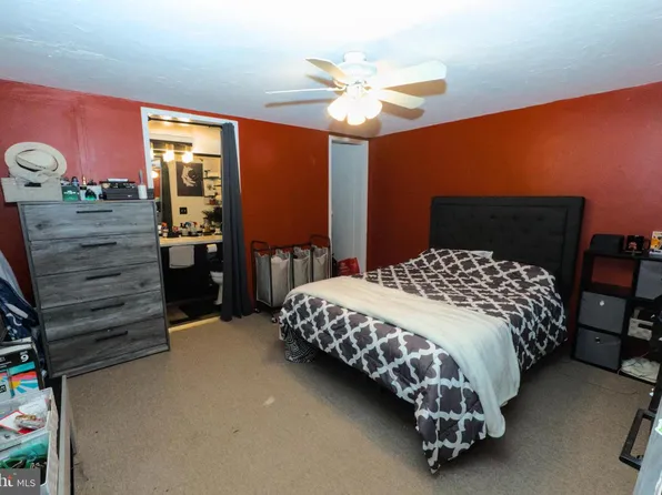 19 Marathon Dr, Mantua, NJ 08051