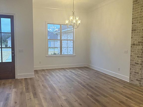 3rd image of 598 E Park St