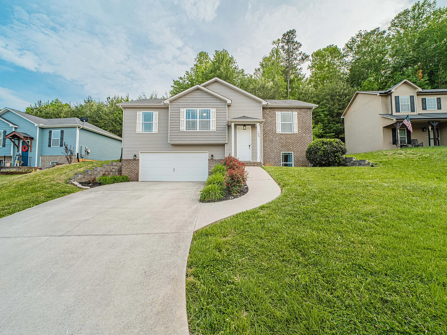 4 bed, 1900 sqft, $3,200 — Photo 3
