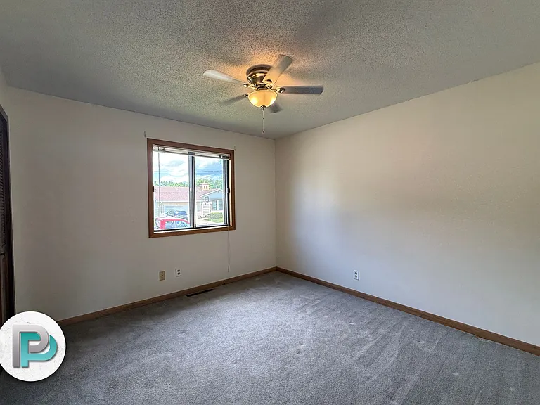 119 E North St #119 — Photo 13