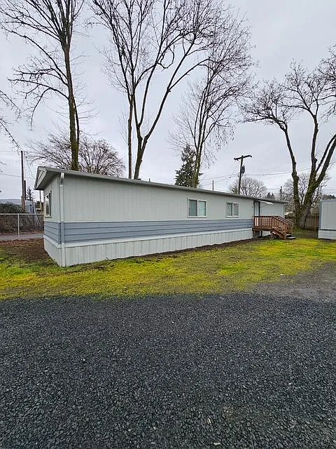 1101 Century Dr NE #8