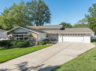 1066 Jeffery Ct, Lombard, IL 60148