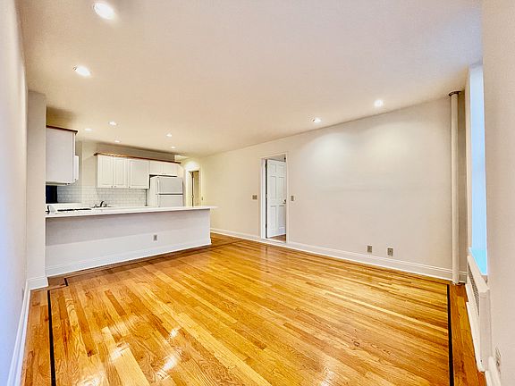 2nd image of 322 E 34th St #3D