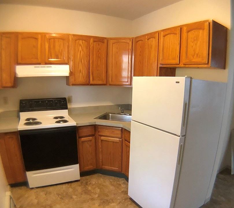 2nd image of 50 Elliott St APT 2W