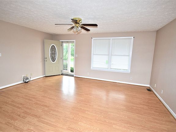 4th image of 444 Kelsey Dr