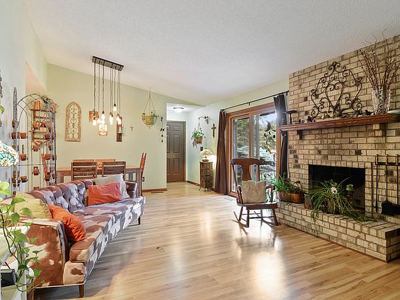 4th image of 7123 Robinwood Bay
