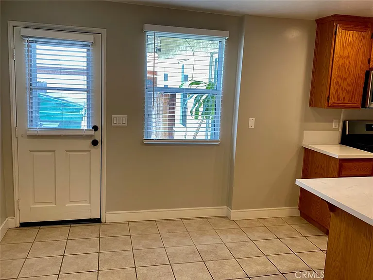 839 S Sunset Blvd — Photo 12