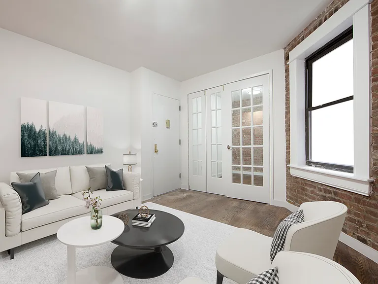 13 Essex St #12 — Photo 1