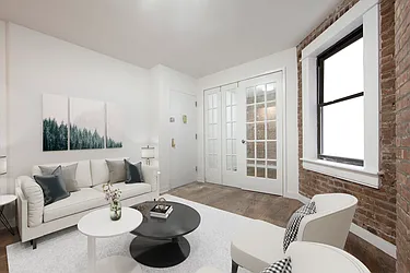 15 Essex Street, #10