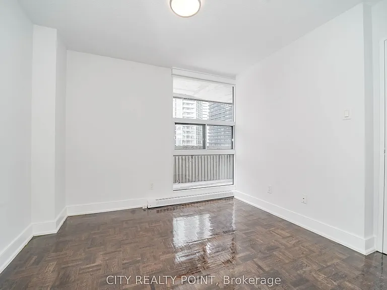 33 Isabella St #1012 — Photo 12