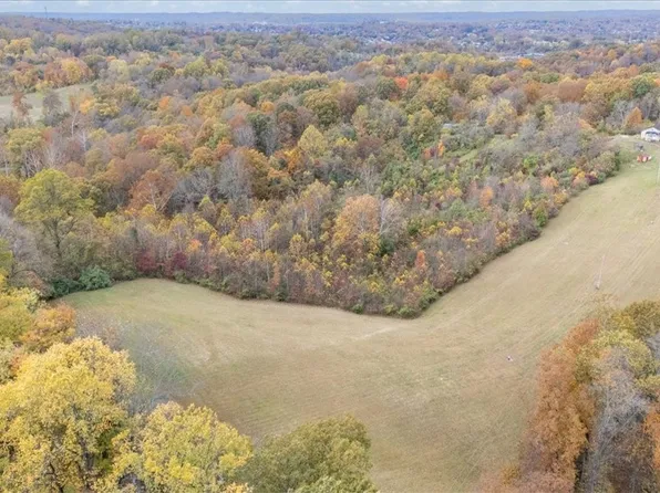 861 Roth Rd, Parkersburg, WV 26104