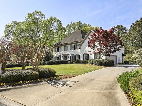 2nd image of 2805 Harwick Dr