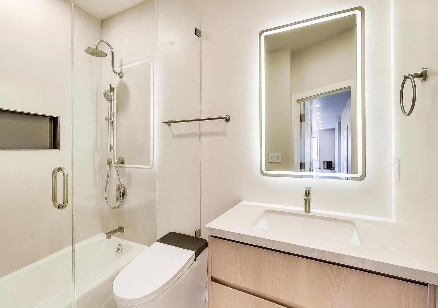 297-299 Corbett Ave Unit B - Image 3
