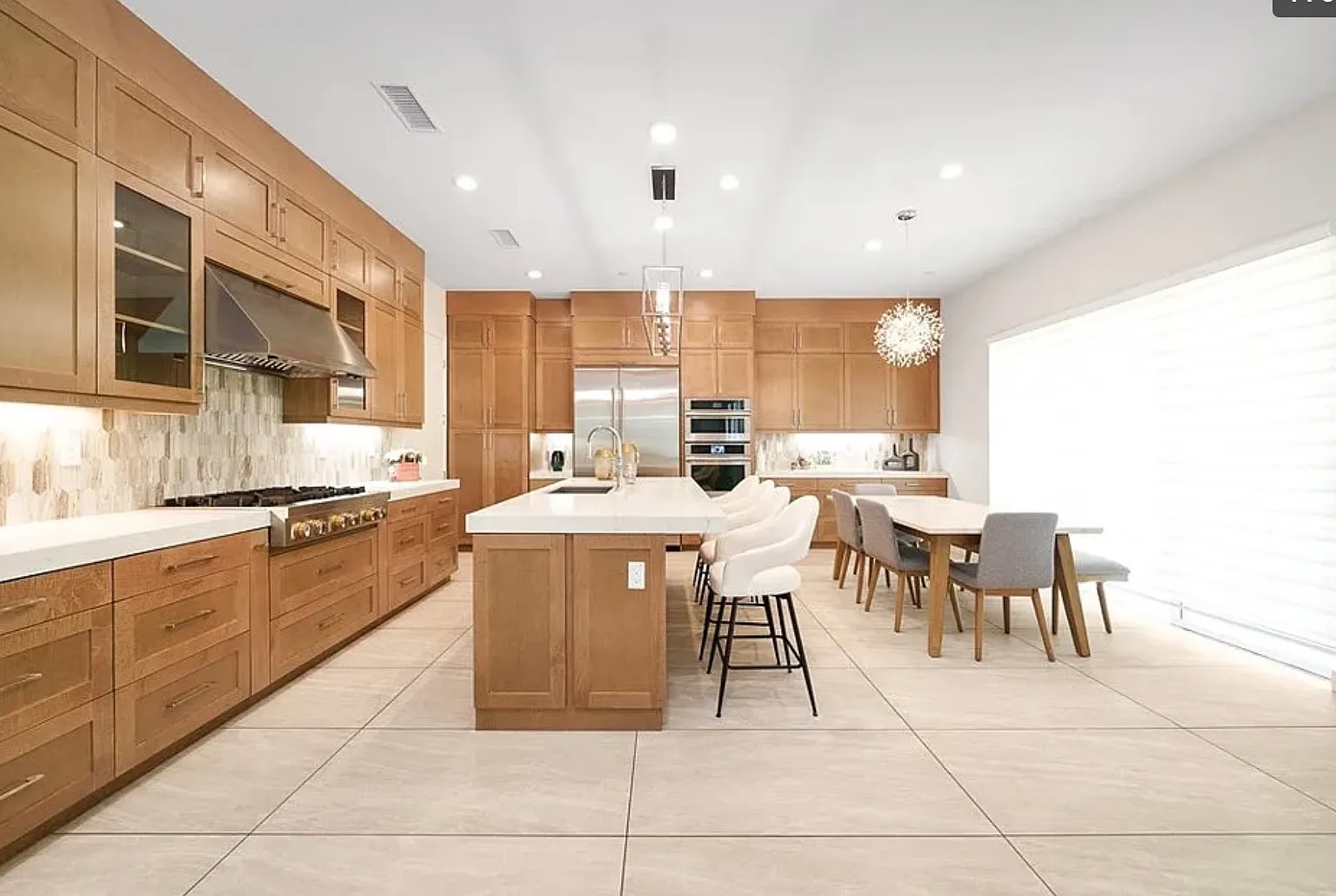 5 bed, 3296 sqft, $7,800 — Photo 3