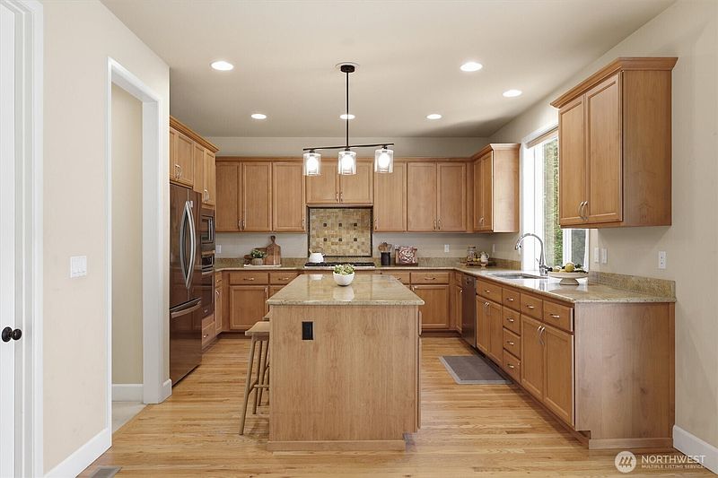 5th image of 4230 68th Avenue Ct W