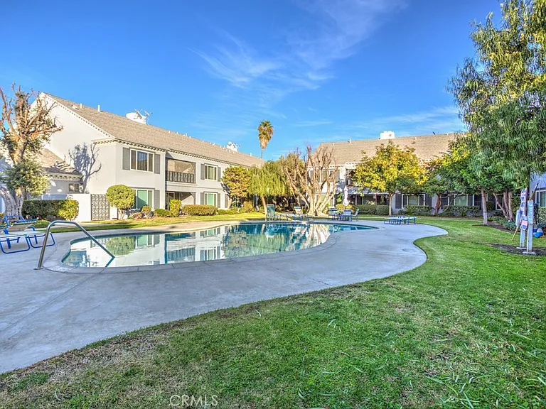 1610 S Pomona Ave #C15 — Photo 36