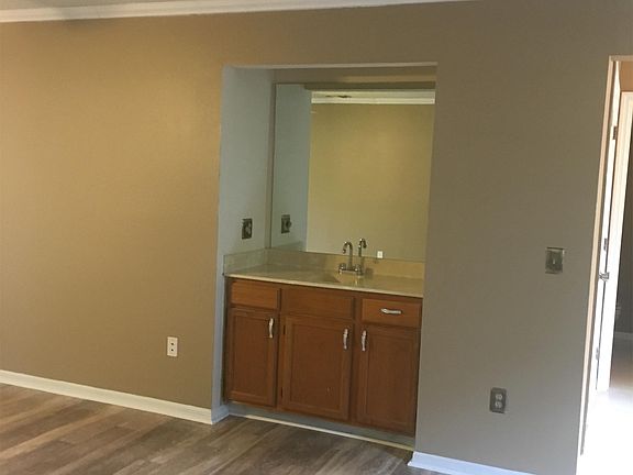 5th image of 8205 Olympia Ct