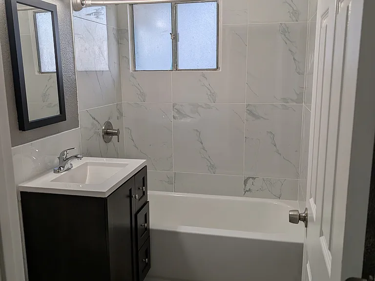 305 Sahara Dr #305 — Photo 9