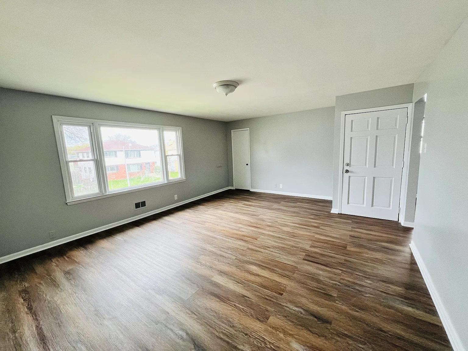 3 bed, 1215 sqft, $1,250 — Photo 3