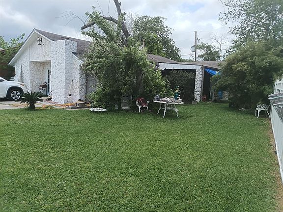 2nd image of 17211 Woodburn Dr