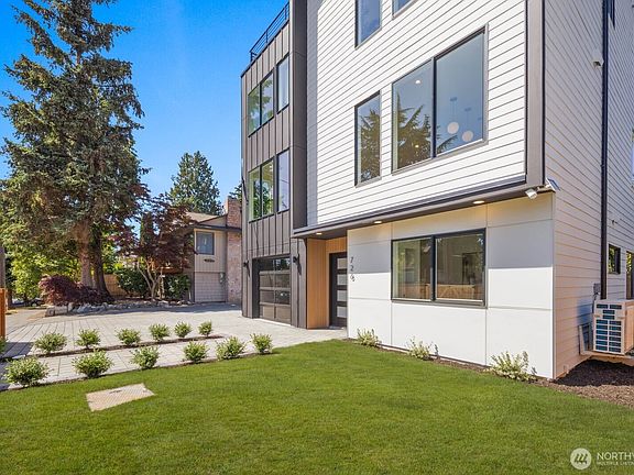 4th image of 726 N 89TH Street