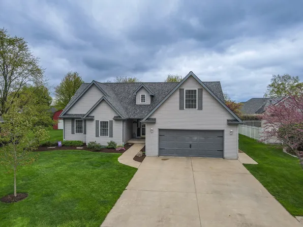313 S Elm St, Manteno, IL 60950