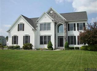 24 Outlook Dr S, Mechanicville, NY 12118