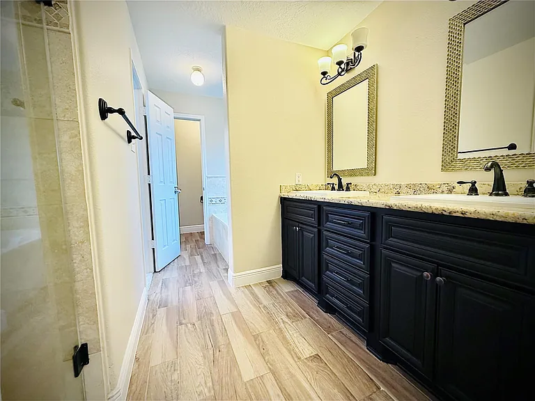 20515 Lantern Springs Ln — Photo 24