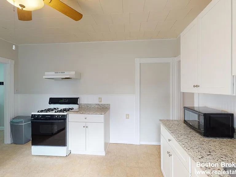 30 Roseclair St #3 — Photo 4