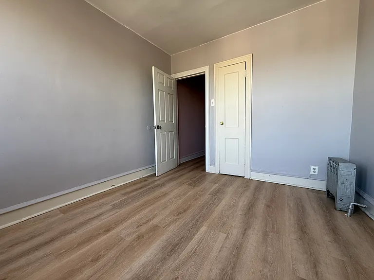212 E Sheldon St — Photo 23