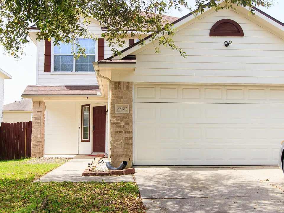 21823 Yucca Tip Ln