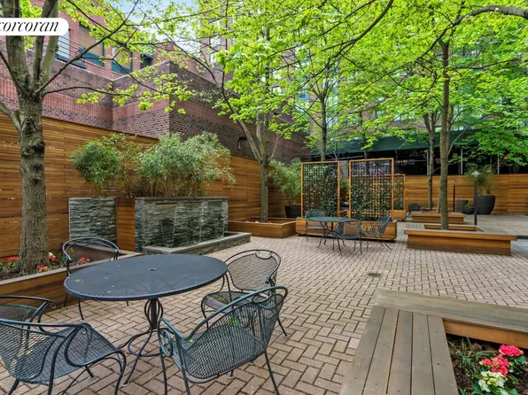 250 South End Avenue image 17 of 20