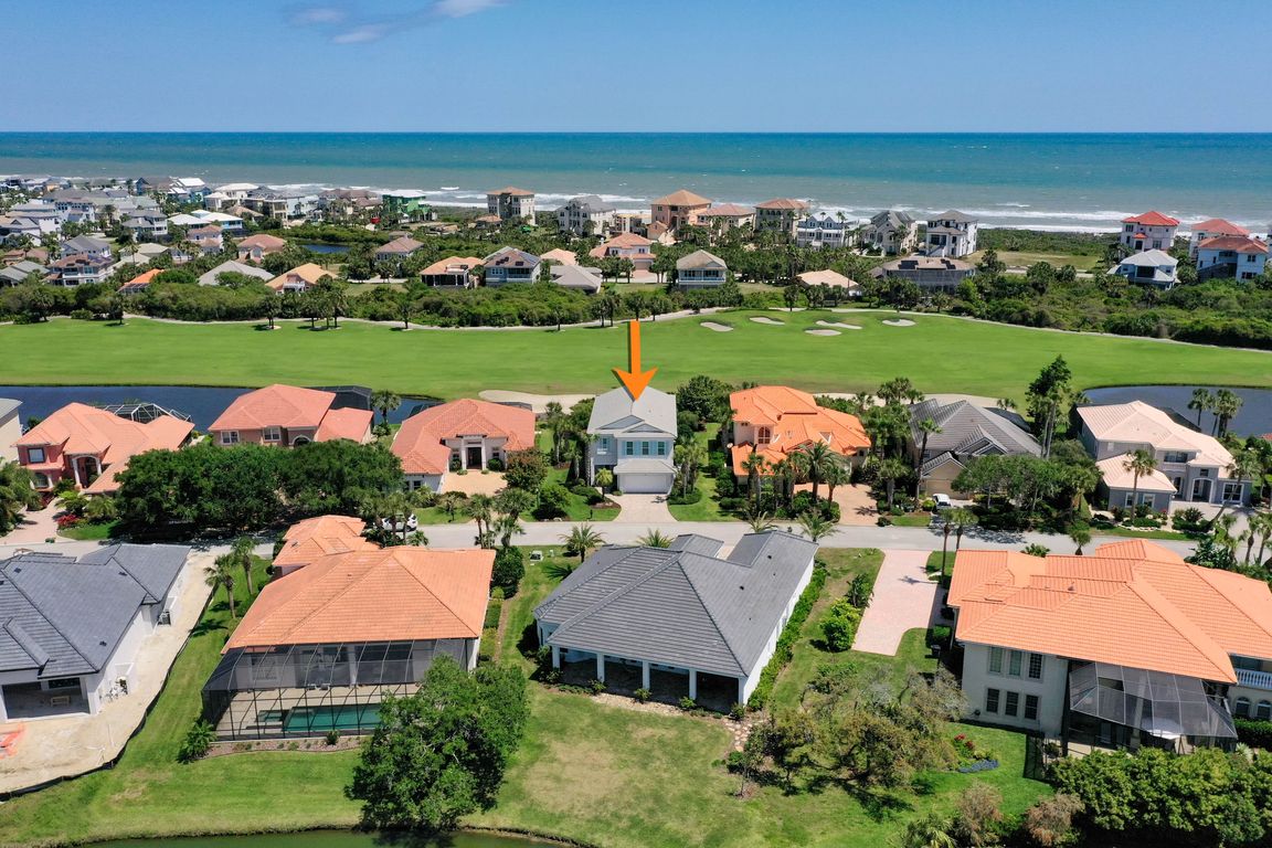 When your backyard is the 6th hole of a Jack Nicklaus masterpiece.