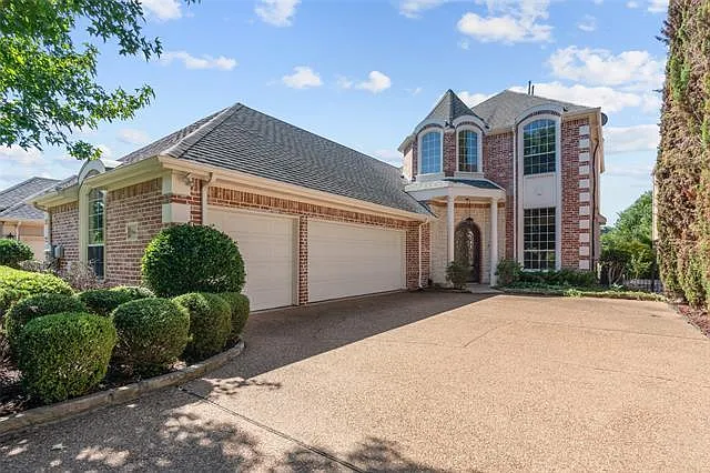5 bed, 4114 sqft, $5,195 — Photo 2