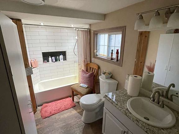5th image of 2425 S 146th St #2425