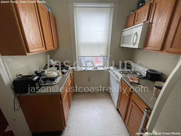 35 Gardner St #17 — Photo 5