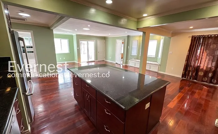 999 Loma Verde Ave — Photo 10