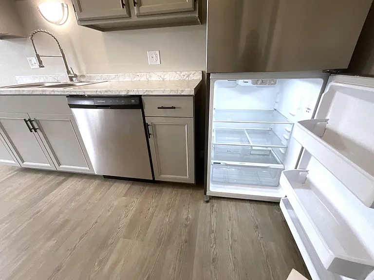 1829 Woodvine St #8 — Photo 4