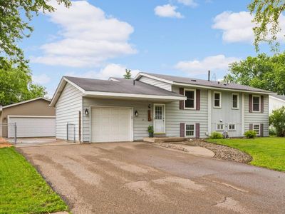 960 Redwell Ln, Apple Valley, MN, 55124