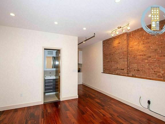 2nd image of 187 Lefferts Pl #5A