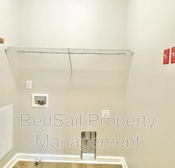 2225 Tuliptree Cir — Photo 29