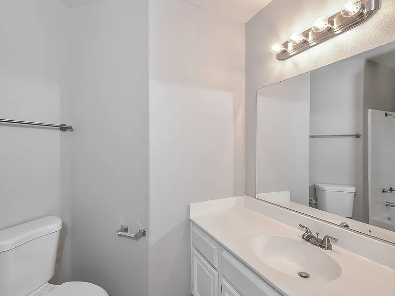 5244 Del Lago Dr — Photo 14