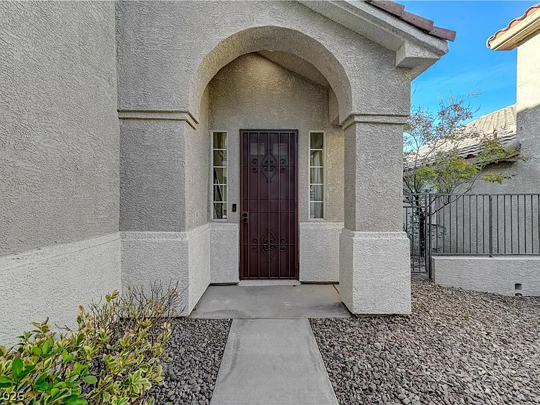 1317 Fox Acres Dr — Photo 8
