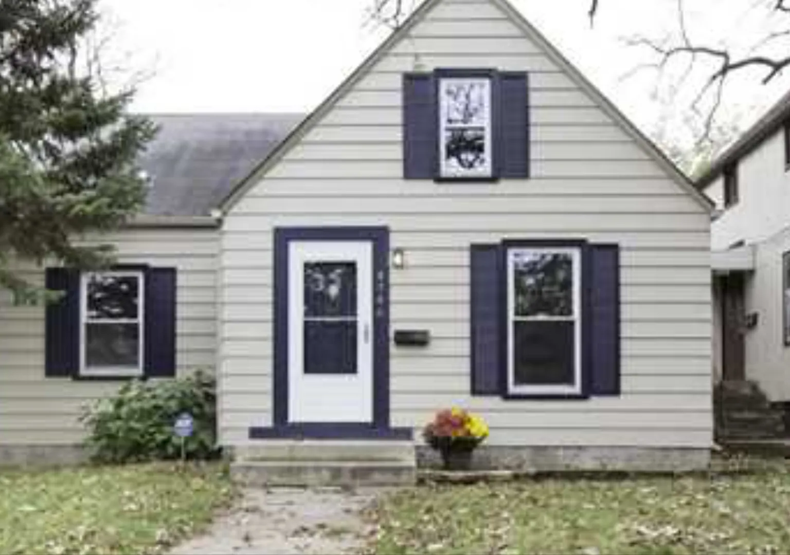 Gorgeous 3 bedroom 1 bathroom house in Victory Neighborhood! — Photo 1