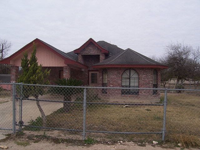 2nd image of 2211 E Kantunil Ave