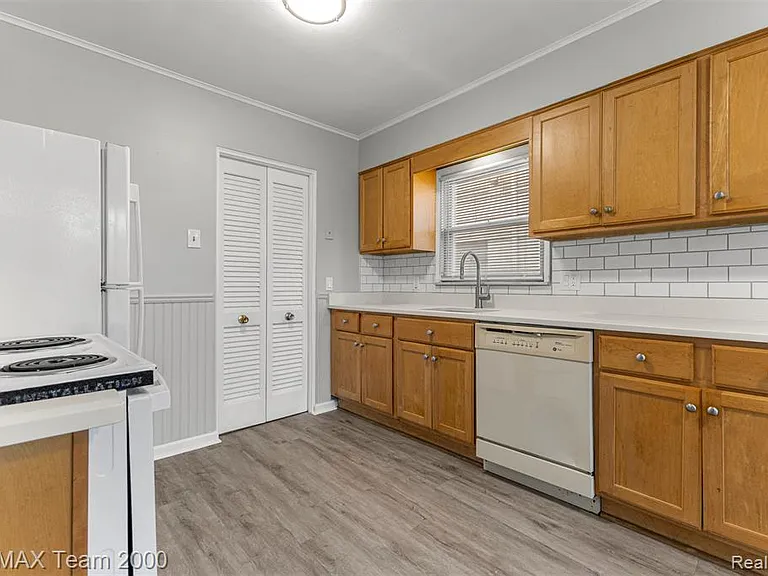 7322 Fenton St — Photo 14