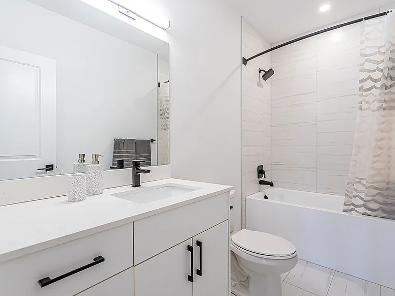 3050 Yorkville St — Photo 14