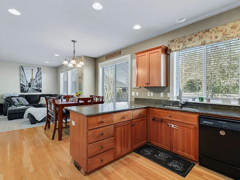 336 SE 14th Pl — Photo 8